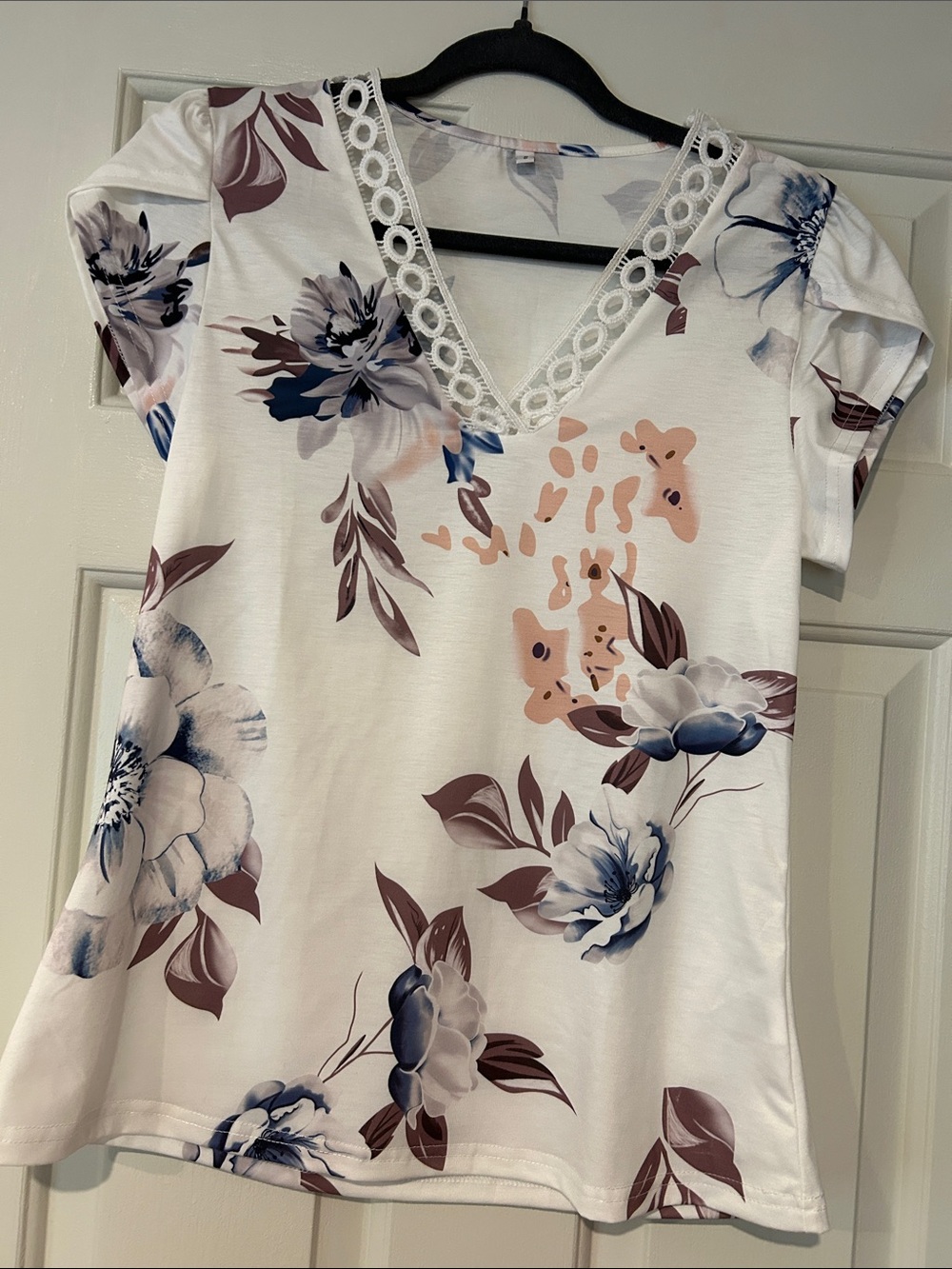 Women’s Floral V-Neck Top with Lace Trim - White Blue & Mauve